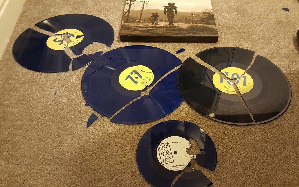 the-fallout-fan-made-to-destroy-his-records-for-a-refund-145466720207[1]